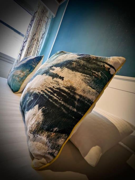 Cosy 2-Bedroom House In Leith 에든버러 외부 사진
