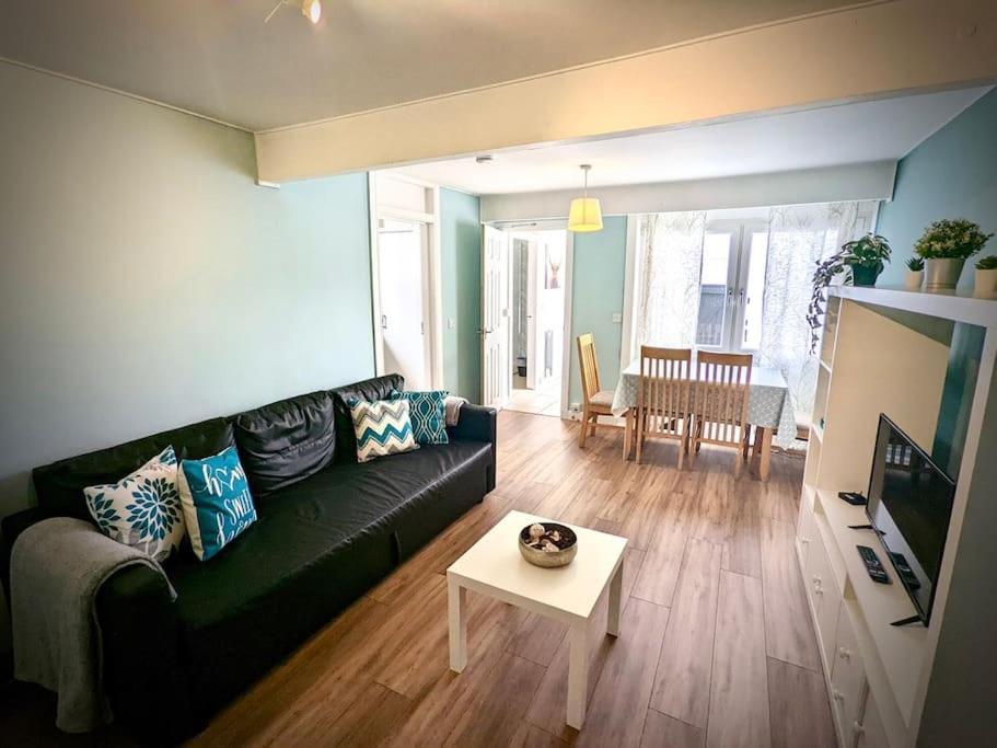 Cosy 2-Bedroom House In Leith 에든버러 외부 사진