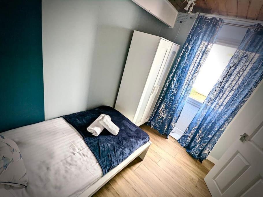 Cosy 2-Bedroom House In Leith 에든버러 외부 사진